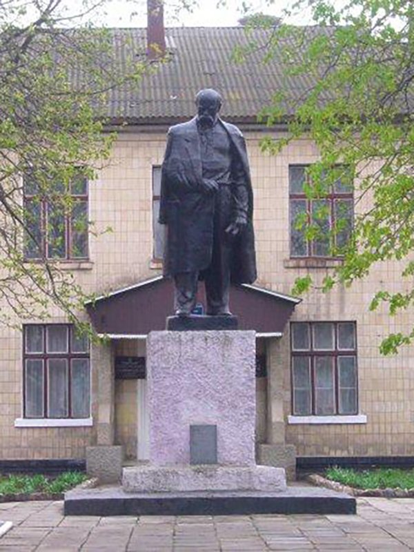 Пам'ятник Шевченку в Недригайлові фото 3