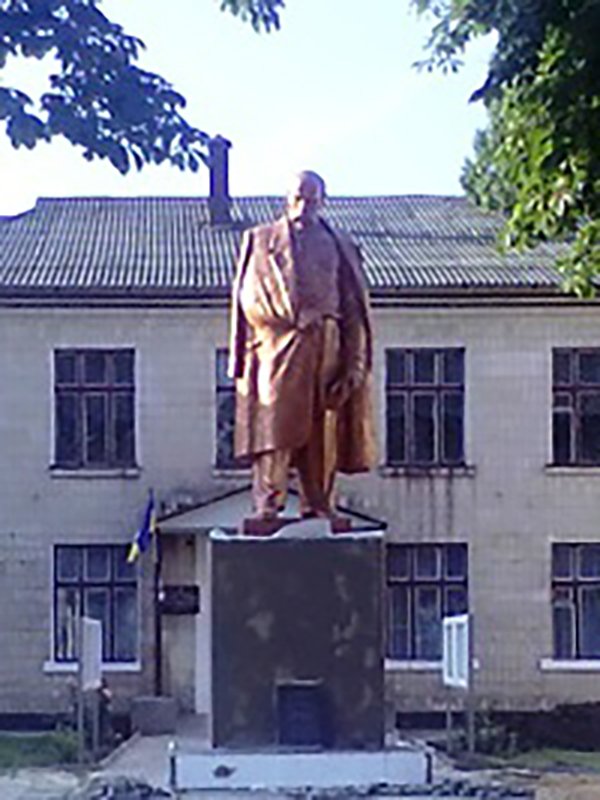 Пам'ятник Шевченку в Недригайлові фото 4