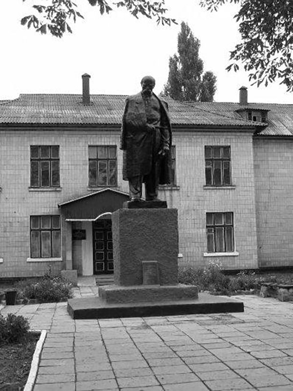 Пам'ятник Шевченку в Недригайлові фото 7