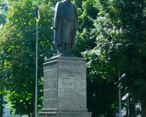 Пам'ятник Шевченку в Сумах